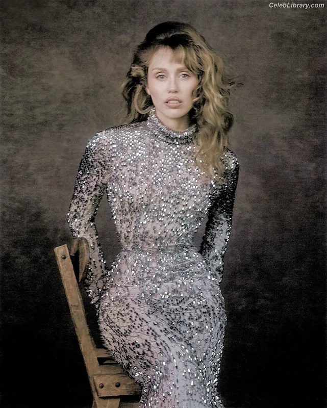 Miley Cyrus photo 14 of 2351