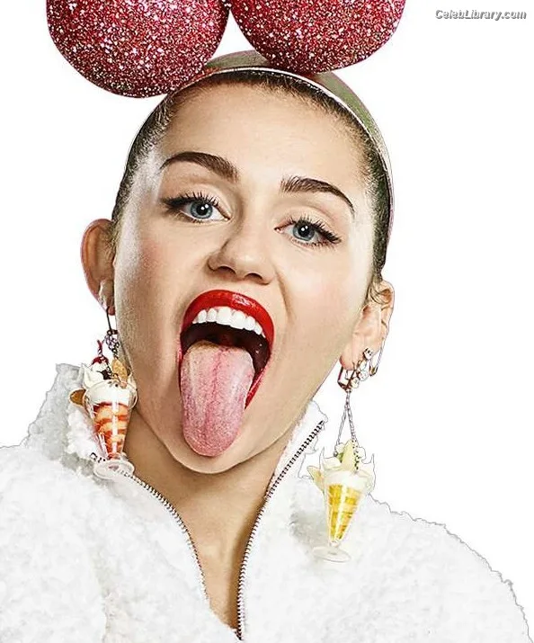 Miley Cyrus photo 24 of 2351