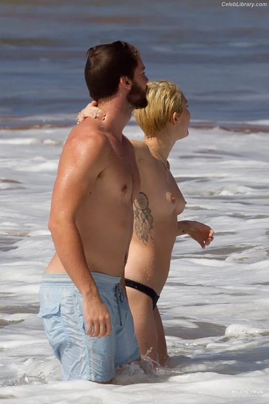 Miley Cyrus photo 14 of 2351