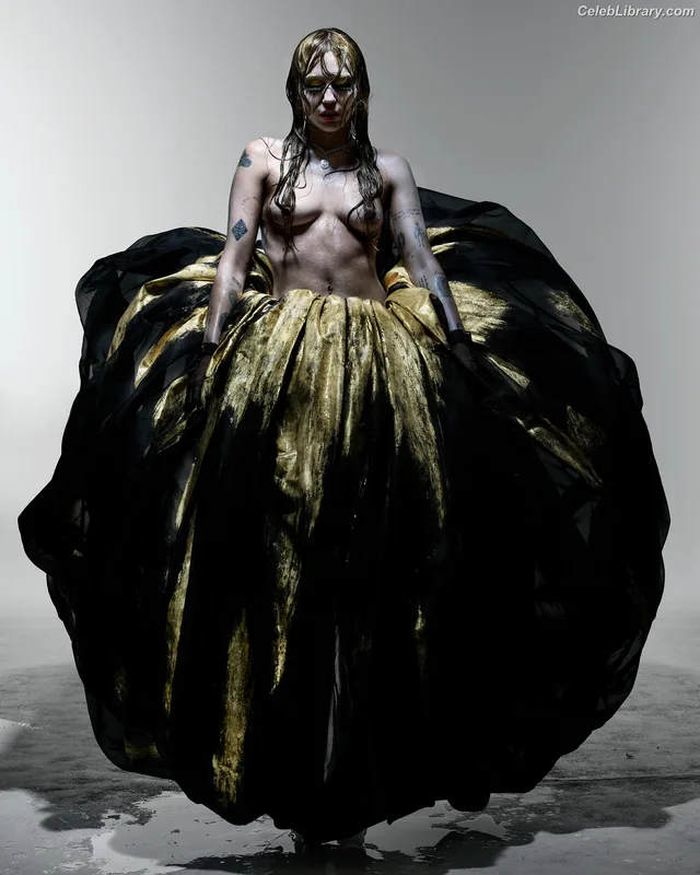 Miley Cyrus photo 19 of 2351