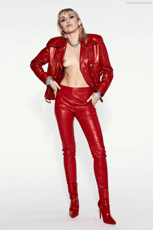 Miley Cyrus photo 24 of 2351