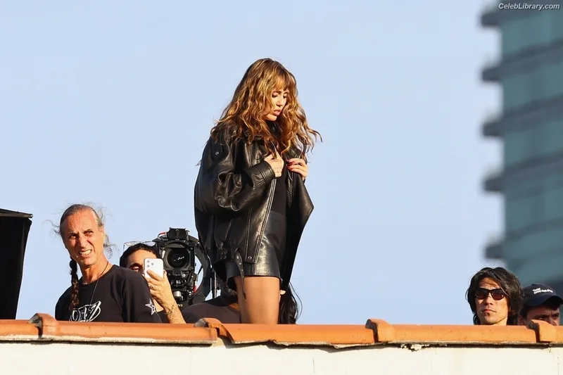 Miley Cyrus photo 11 of 2351