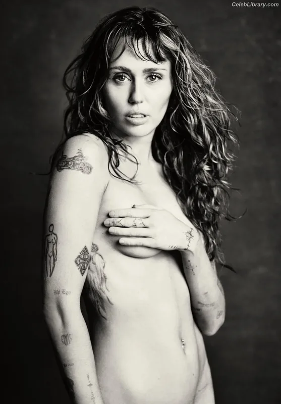Miley Cyrus photo 24 of 2351