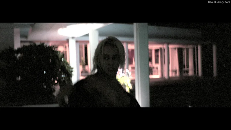 Miley Cyrus photo 14 of 2351