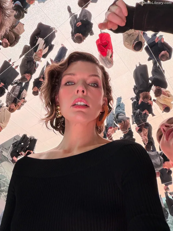 Milla Jovovich photo 19 of 85