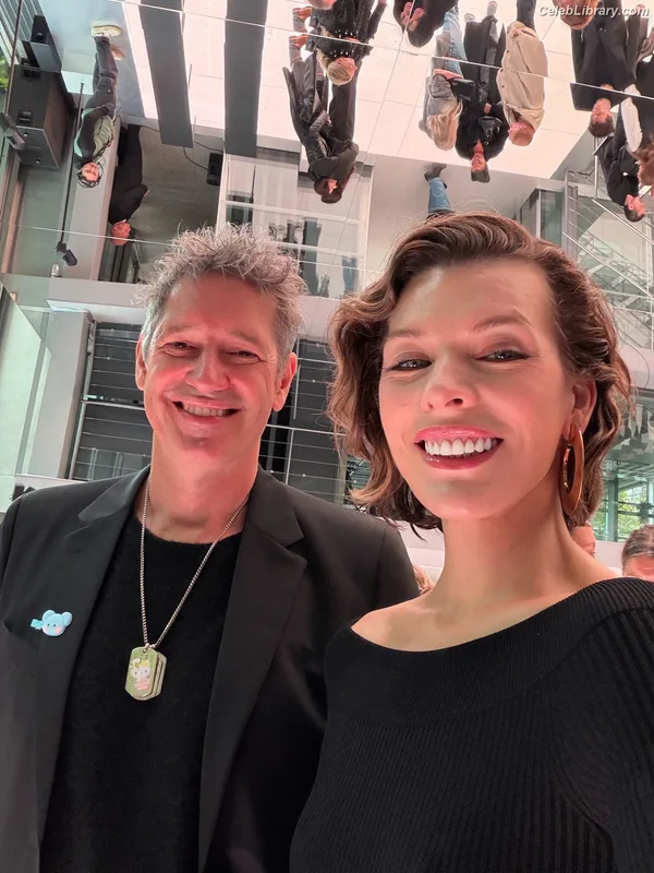 Milla Jovovich photo 21 of 85