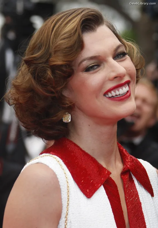 Milla Jovovich photo 2 of 85