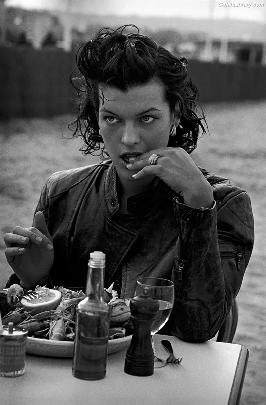 Milla Jovovich photo 9 of 85