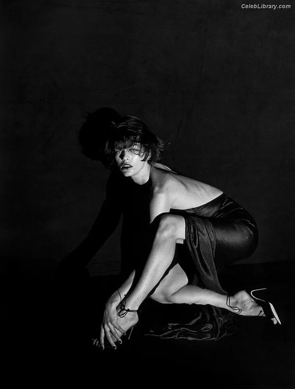 Milla Jovovich photo 10 of 85