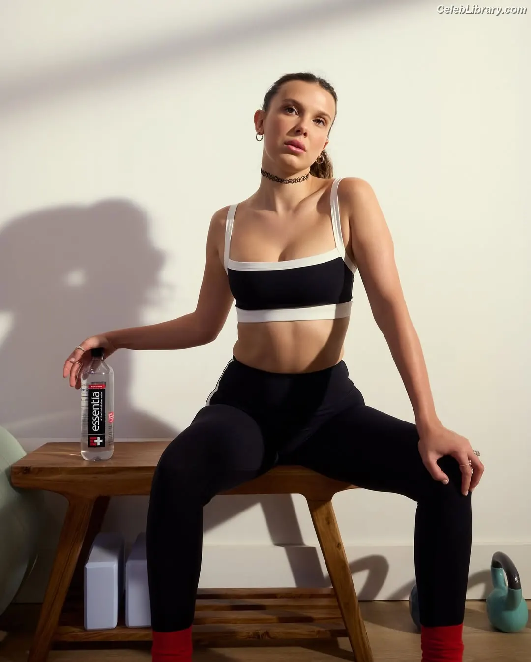 Millie Bobby Brown photo 1 of 4181