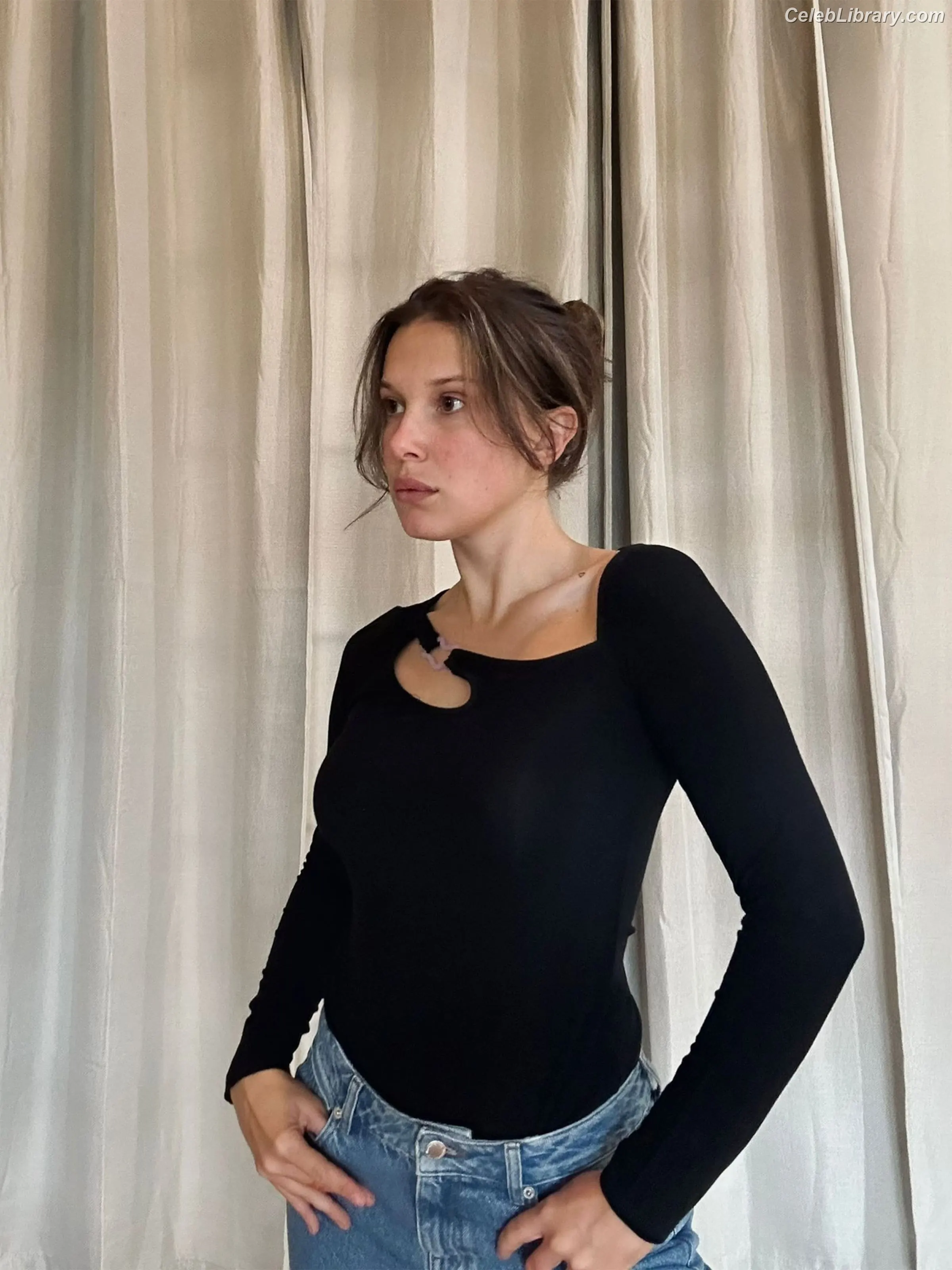 Millie Bobby Brown photo 5 of 4181