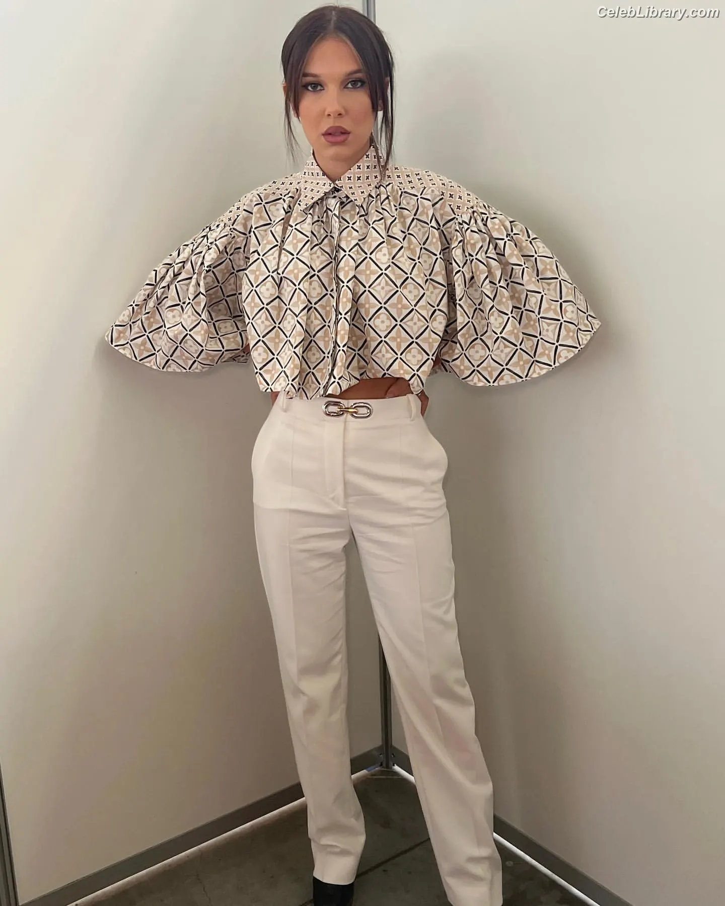 Millie Bobby Brown photo 9 of 4181