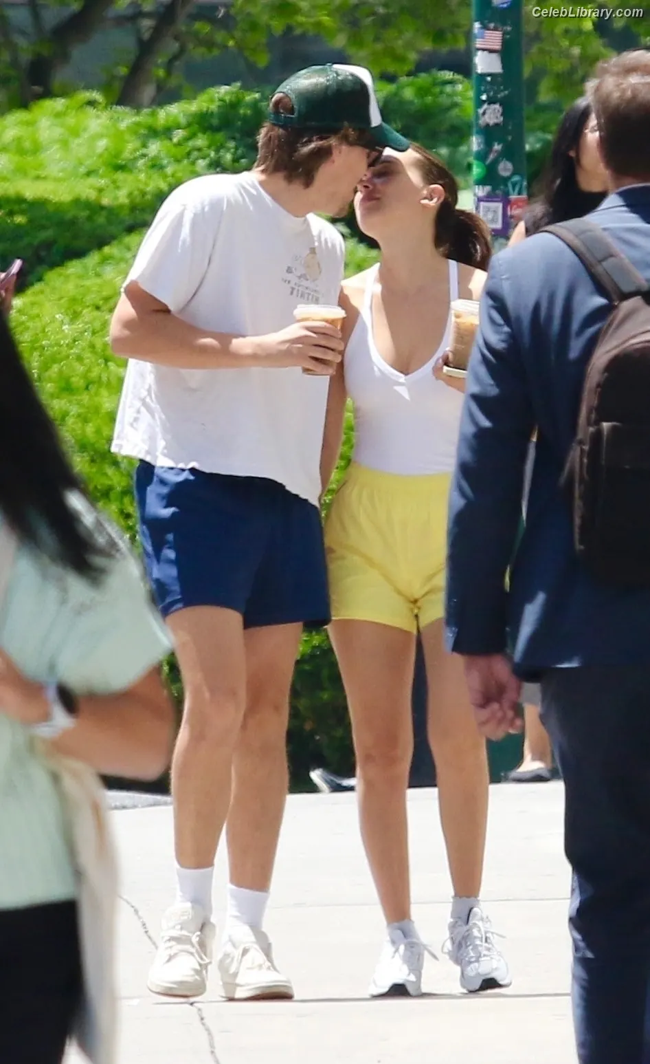 Millie Bobby Brown photo 21 of 4181
