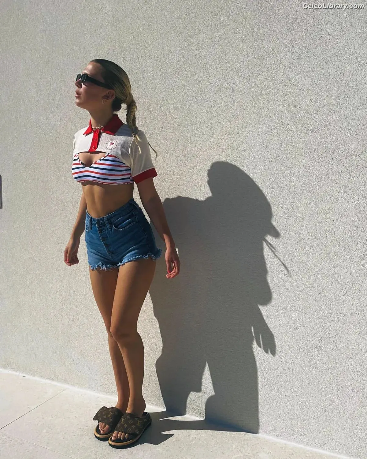 Millie Bobby Brown photo 14 of 4181