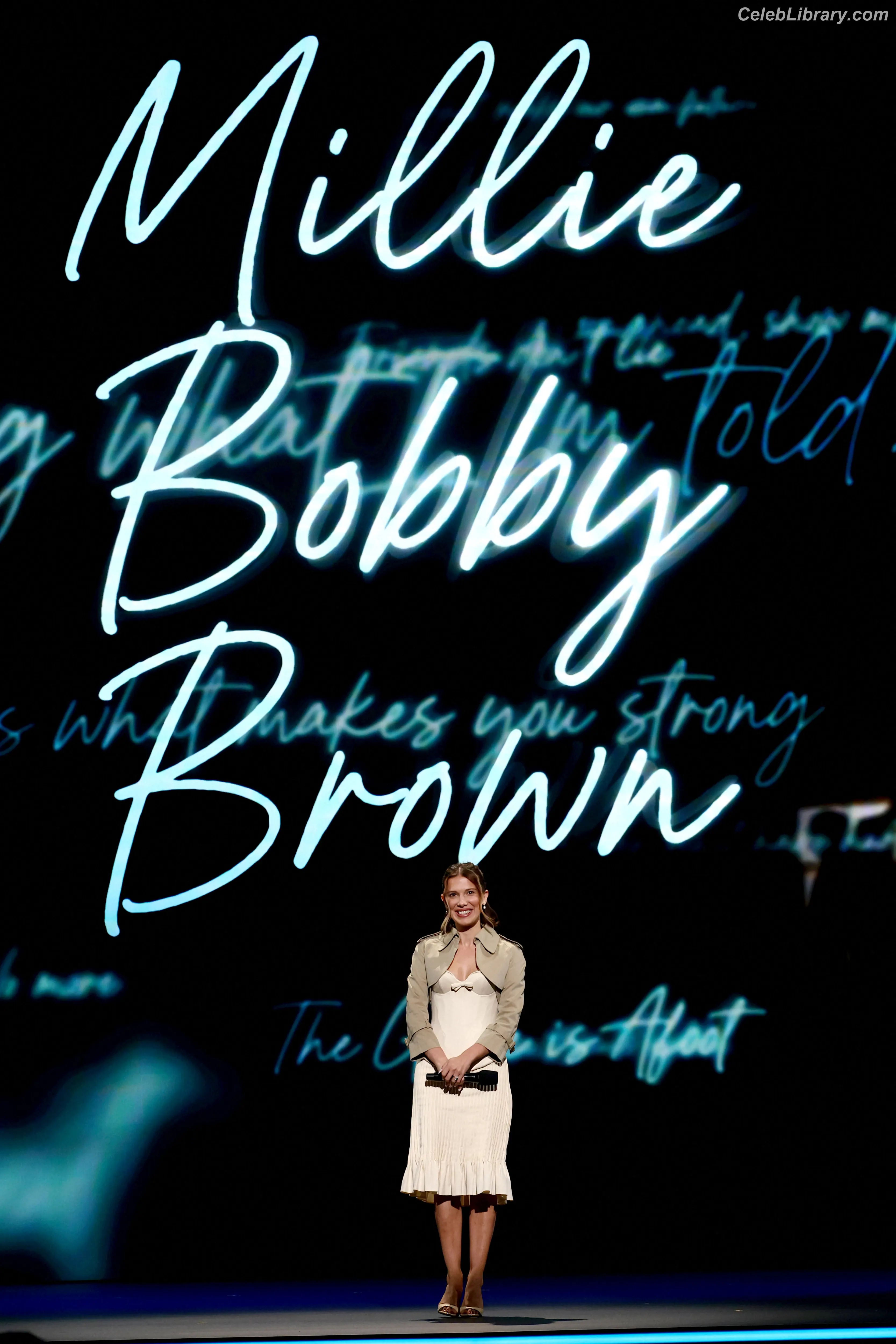 Millie Bobby Brown photo 12 of 4181