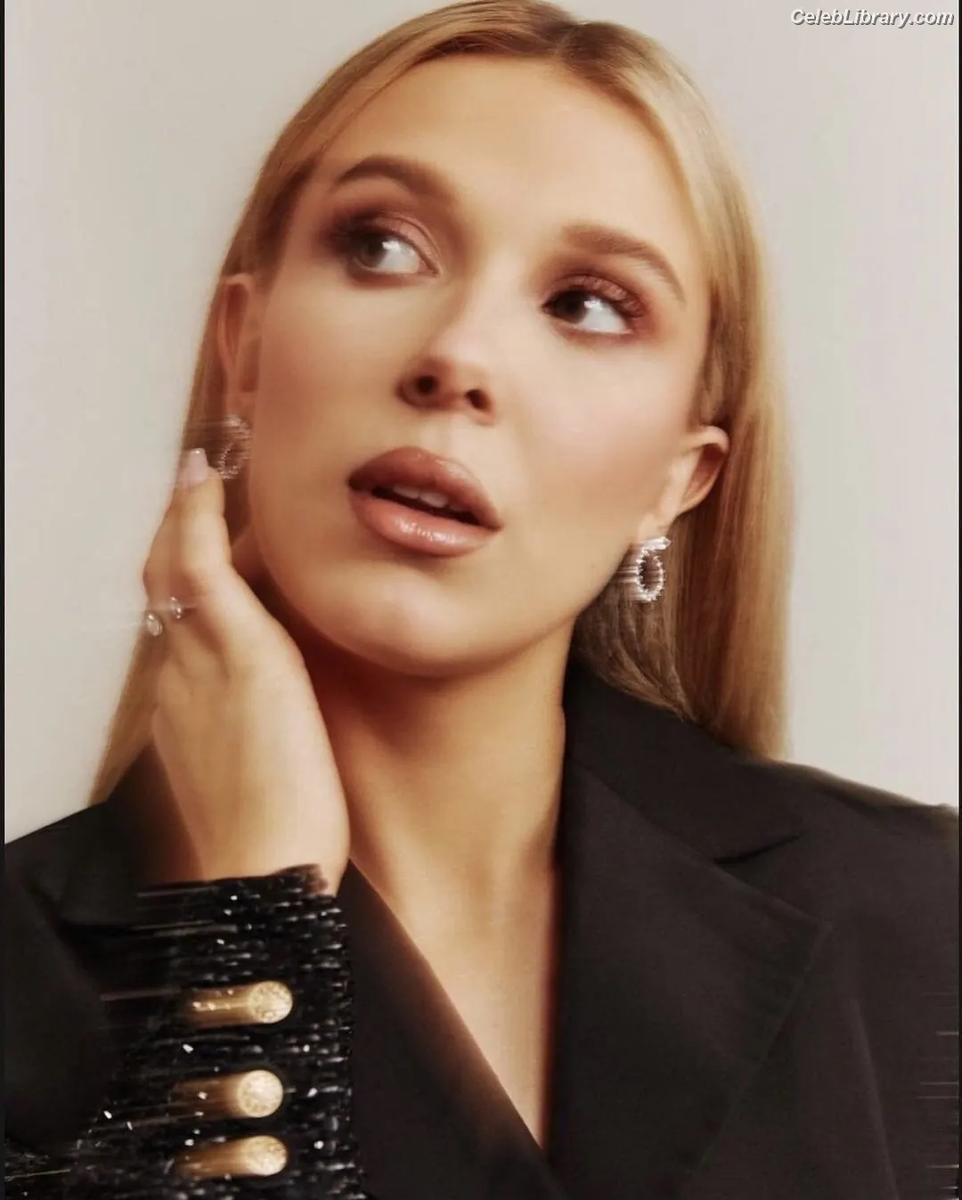 Millie Bobby Brown photo 9 of 4181