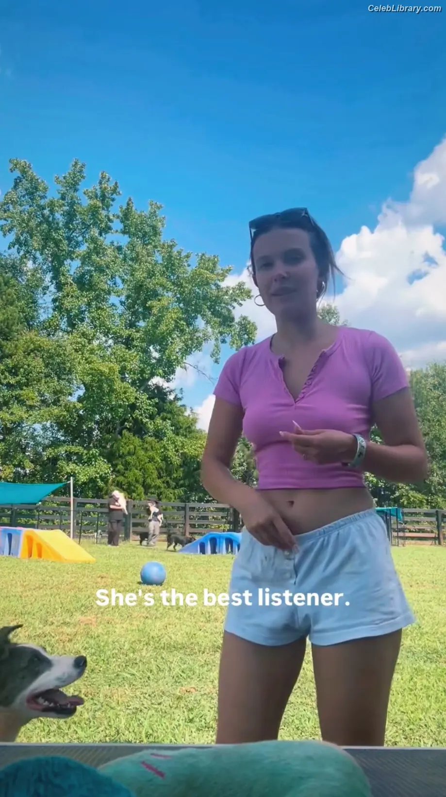 Millie Bobby Brown photo 2 of 4181