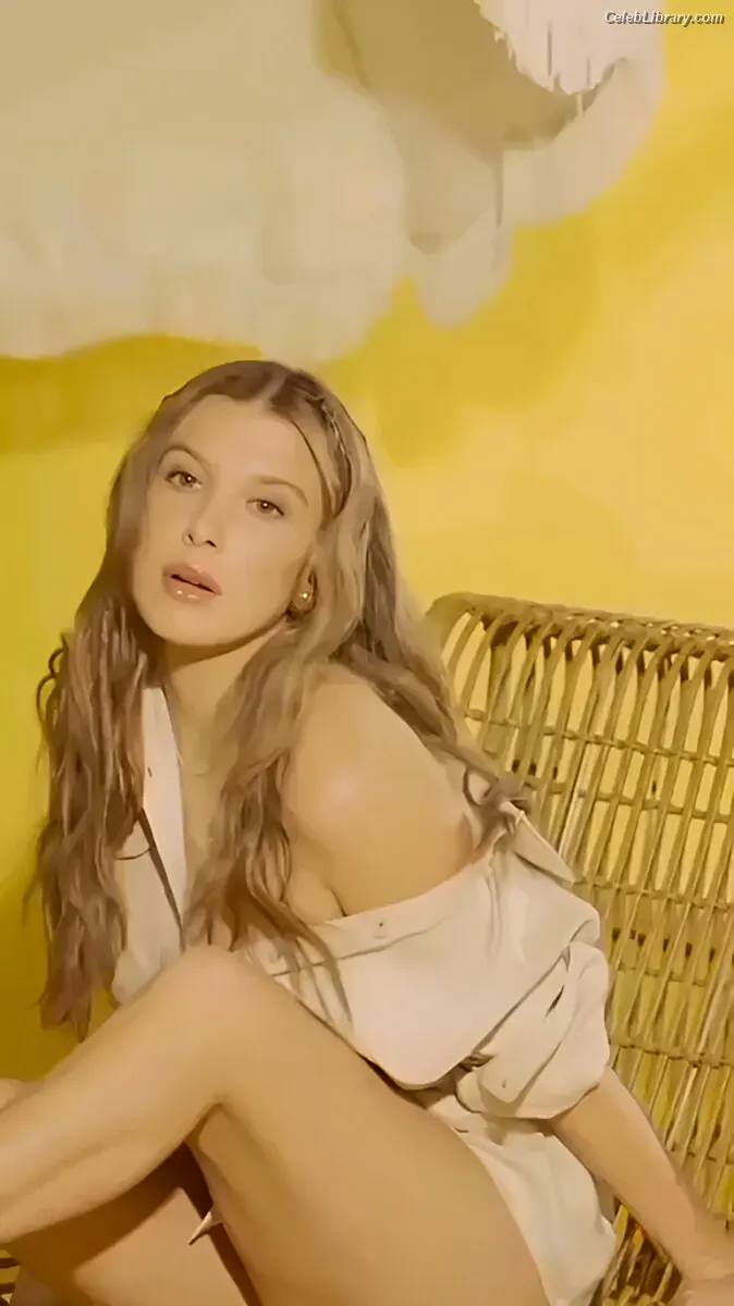 Millie Bobby Brown photo 22 of 4181