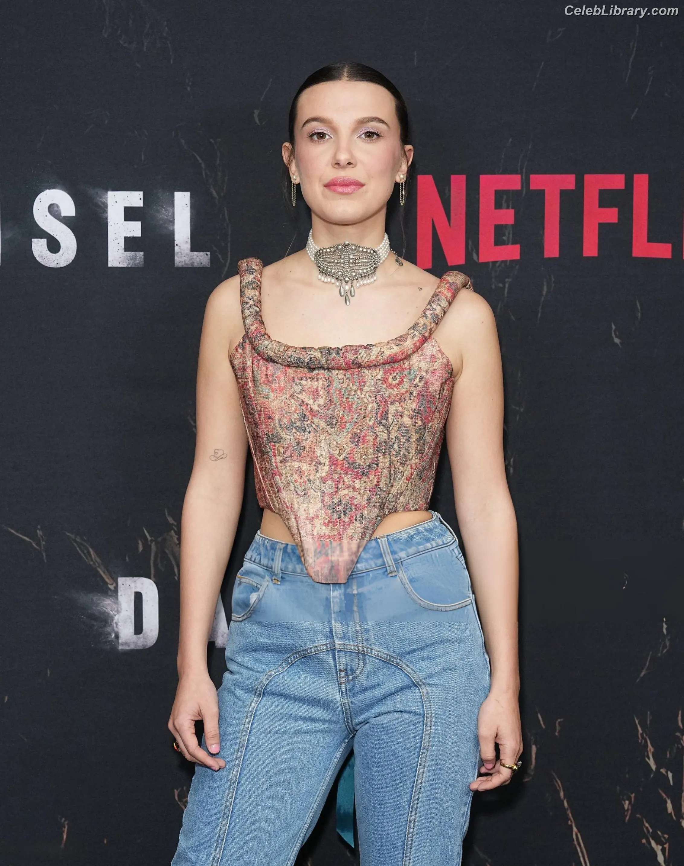 Millie Bobby Brown photo 20 of 4181