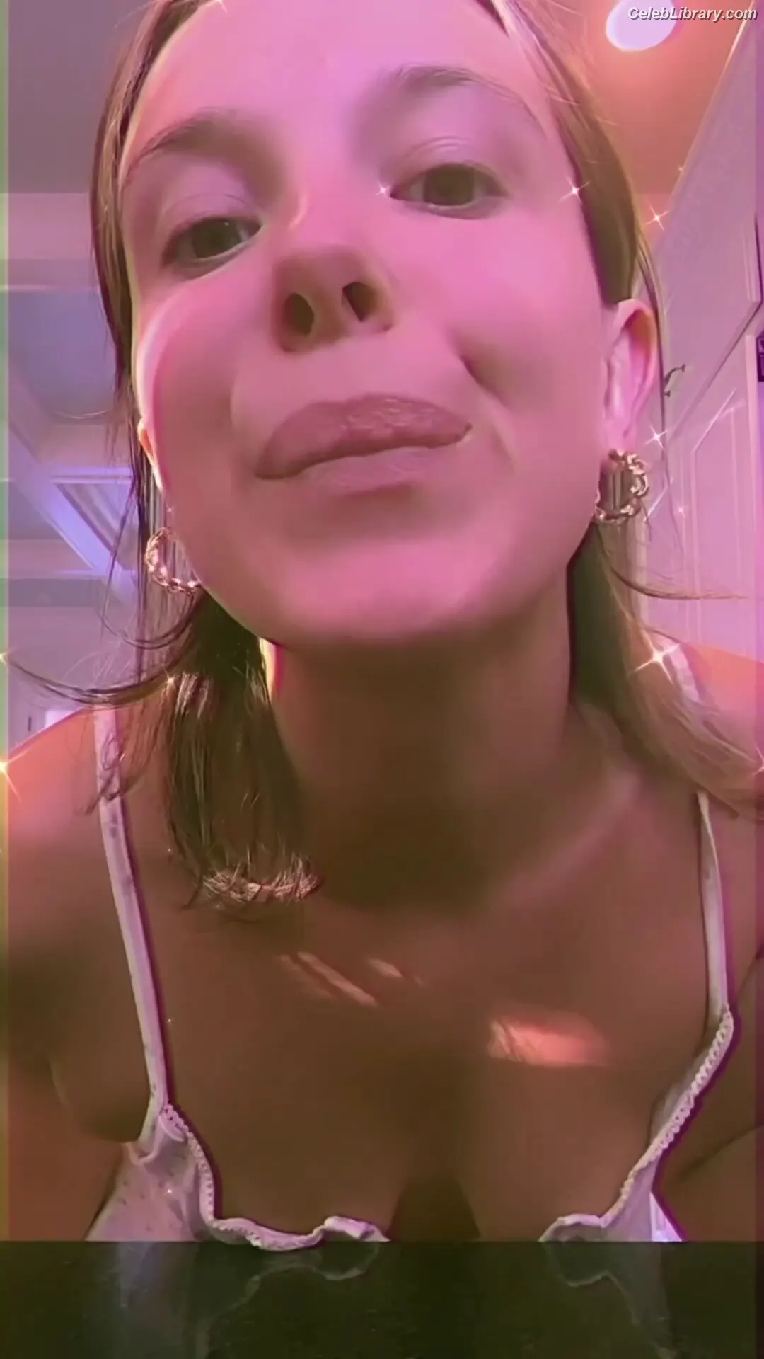 Millie Bobby Brown photo 13 of 4181