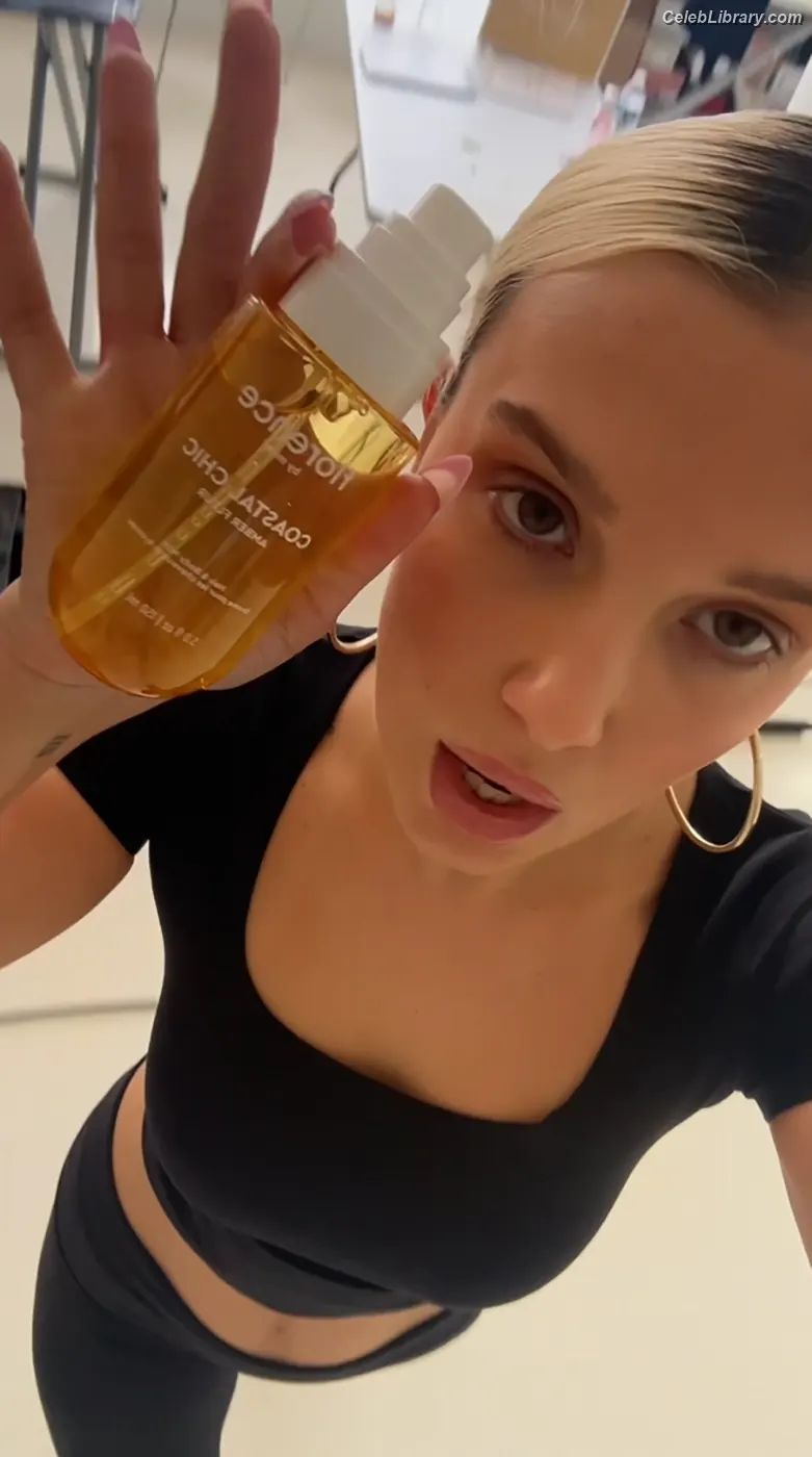 Millie Bobby Brown photo 5 of 4181