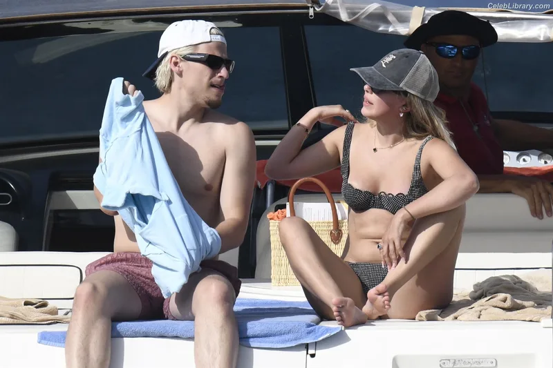 Millie Bobby Brown photo 7 of 4182