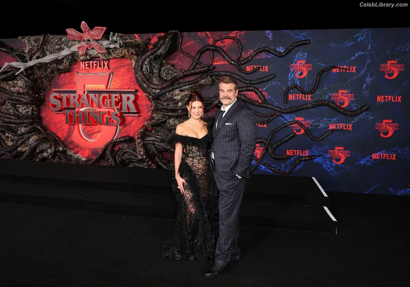 Millie Bobby Brown photo 2 of 4182