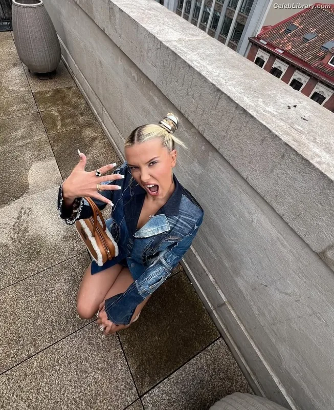 Millie Bobby Brown photo 23 of 4182