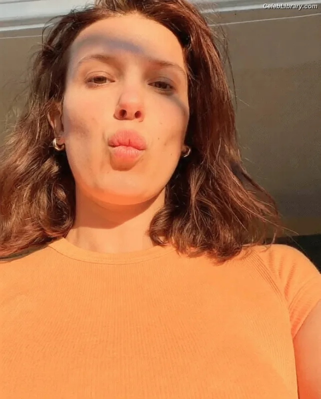 Millie Bobby Brown photo 3 of 4182