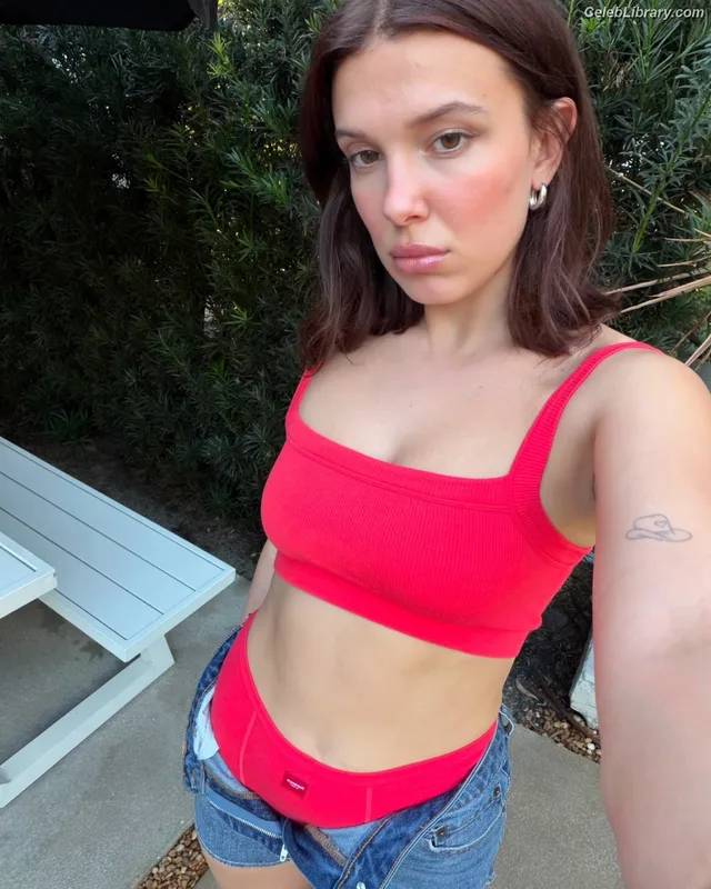 Millie Bobby Brown photo 11 of 4182