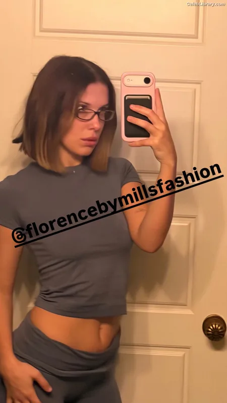 Millie Bobby Brown photo 13 of 4182