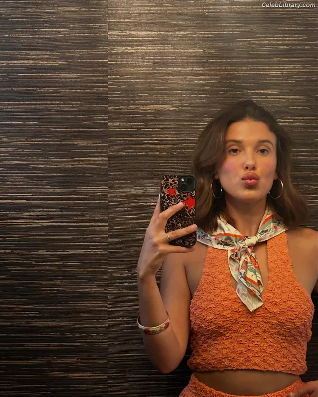 Millie Bobby Brown photo 13 of 4182