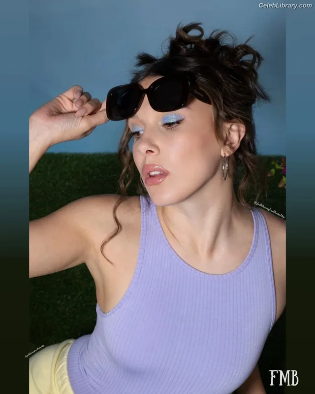 Millie Bobby Brown photo 17 of 4182