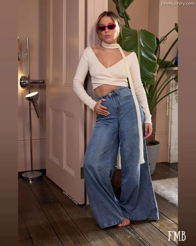 Millie Bobby Brown photo 20 of 4182