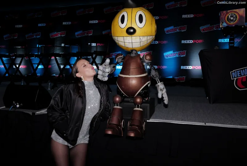 Millie Bobby Brown photo 5 of 4182