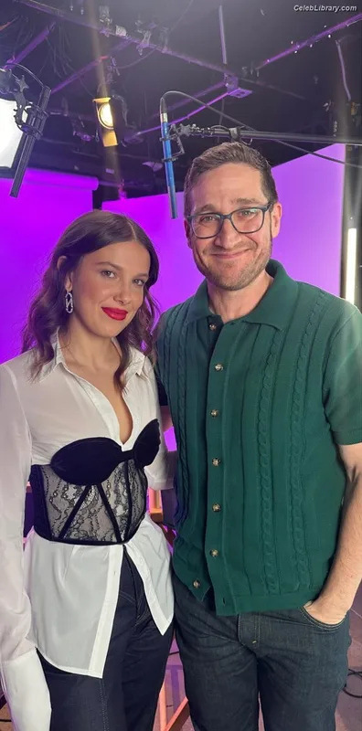 Millie Bobby Brown photo 1 of 4182