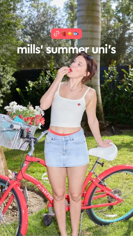 Millie Bobby Brown photo 3 of 4182
