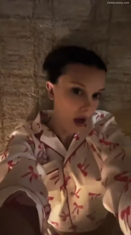 Millie Bobby Brown photo 7 of 4182