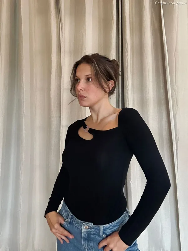 Millie Bobby Brown photo 20 of 4182