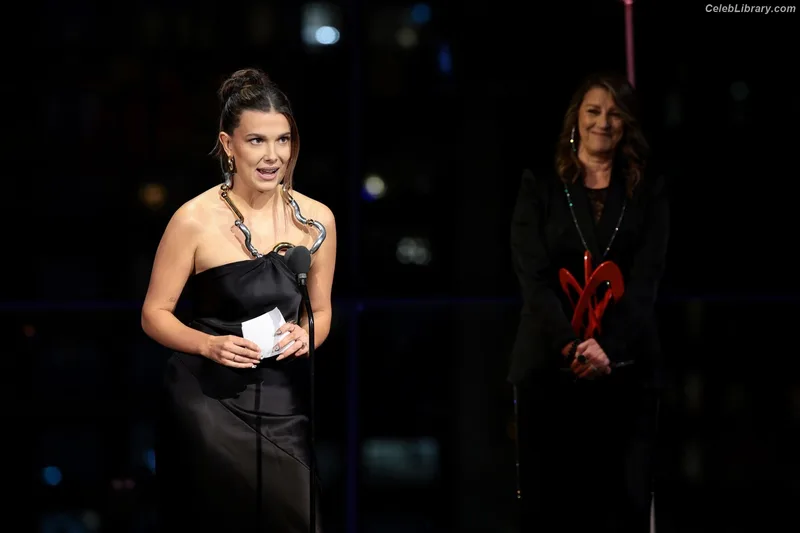 Millie Bobby Brown photo 5 of 4182