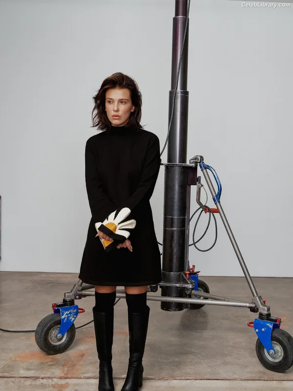 Millie Bobby Brown photo 8 of 4182