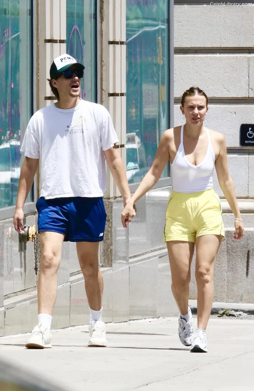 Millie Bobby Brown photo 4 of 4182