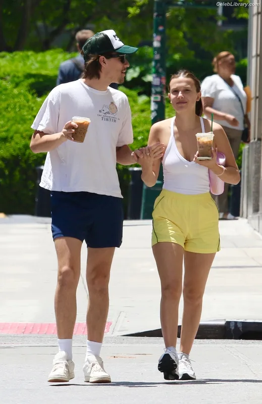 Millie Bobby Brown photo 11 of 4182