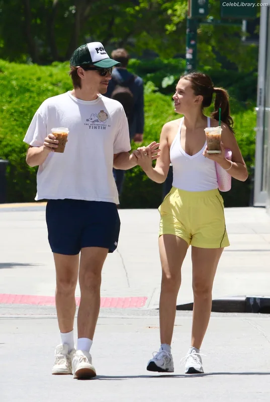 Millie Bobby Brown photo 22 of 4182