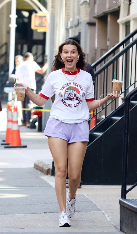 Millie Bobby Brown photo 3 of 4182