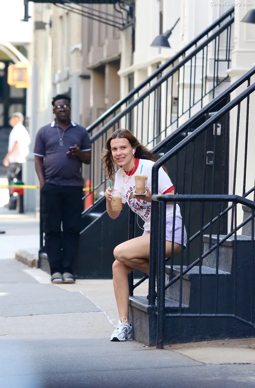 Millie Bobby Brown photo 4 of 4182