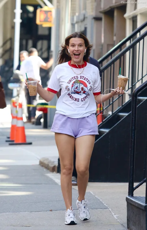 Millie Bobby Brown photo 17 of 4182