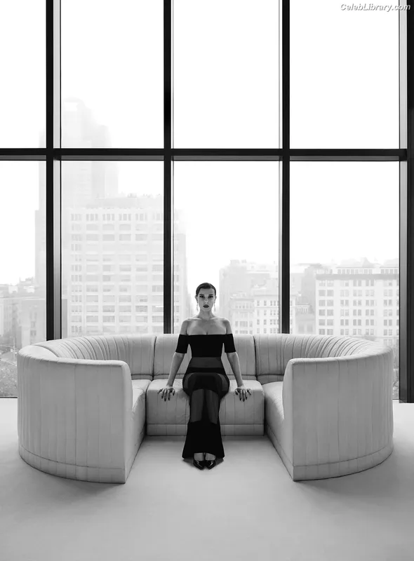 Millie Bobby Brown photo 8 of 4182