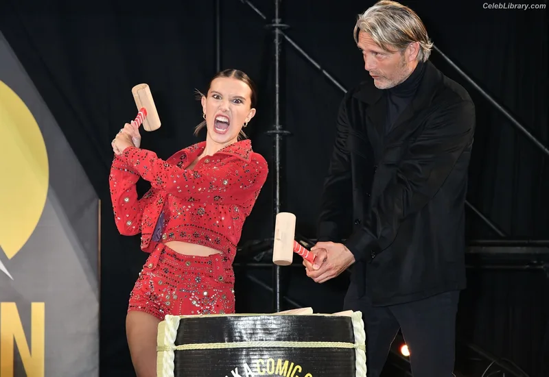 Millie Bobby Brown photo 21 of 4182