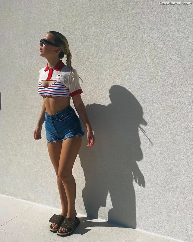 Millie Bobby Brown photo 5 of 4182